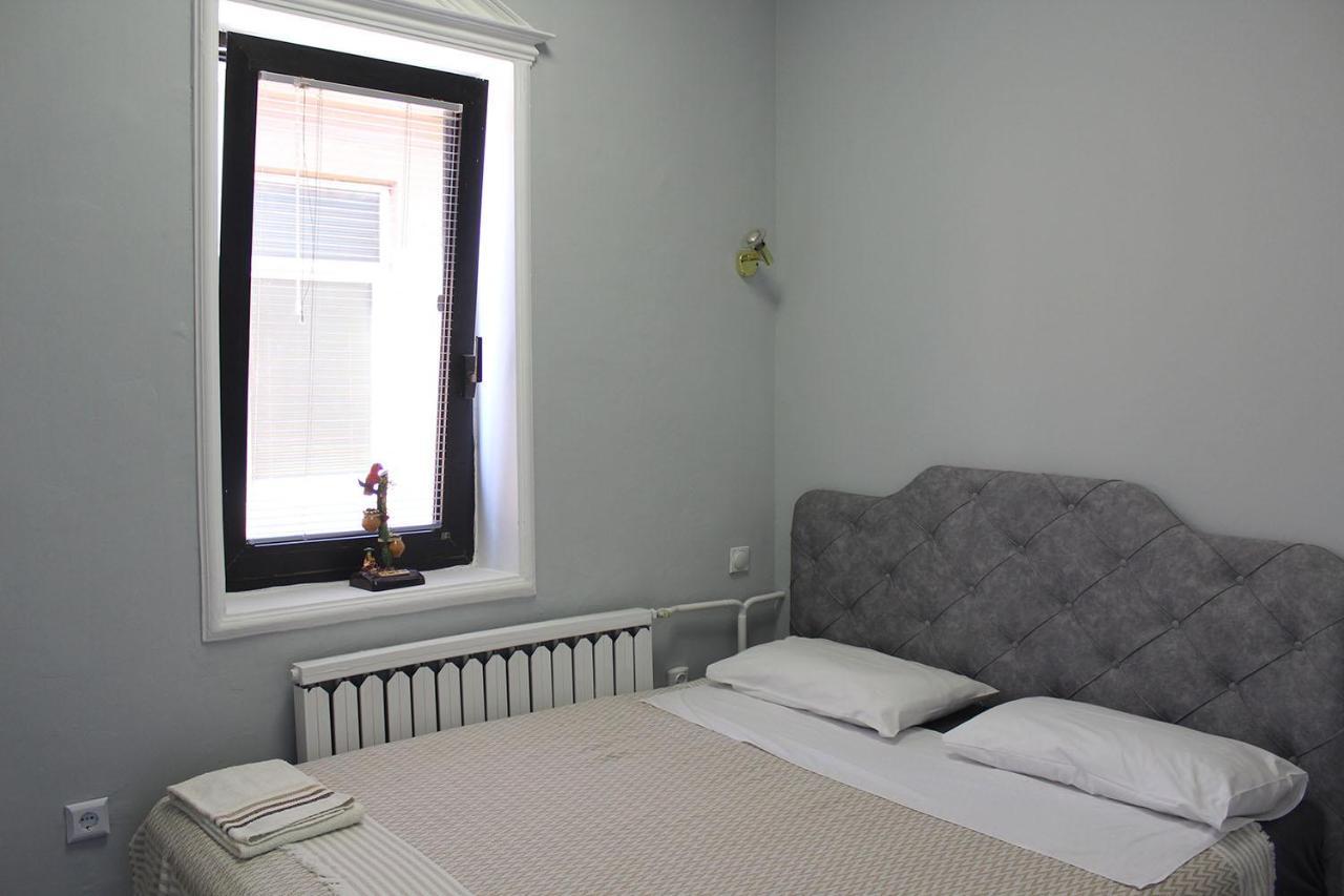 Hostel 42 Skopje Exteriör bild