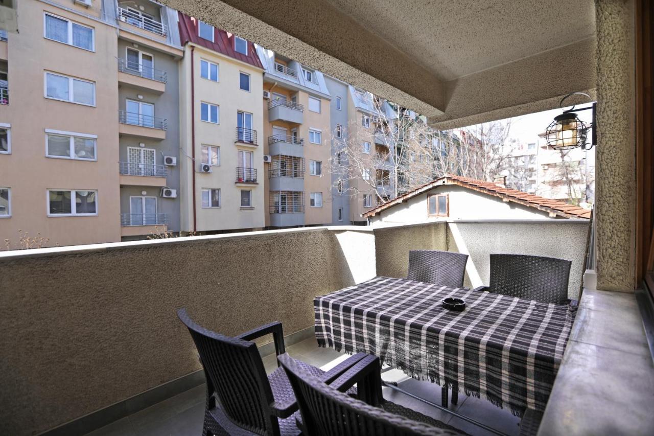 Hostel 42 Skopje Exteriör bild
